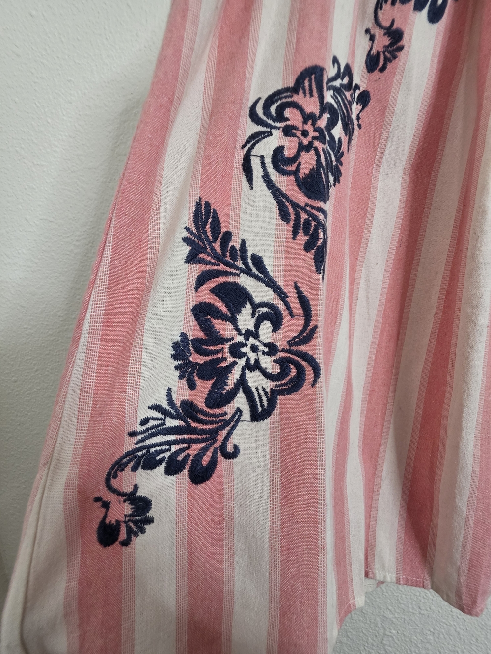 Love Brand Womens Pink Striped Embroidered Halter Tank Top Small - Picture 7 of 11